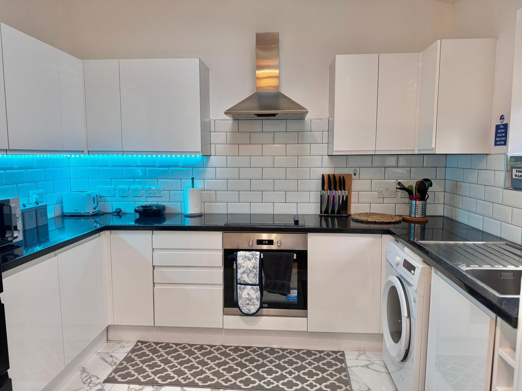 Modern 1-Bed Apt 30Min To Central London & Parking المظهر الخارجي الصورة