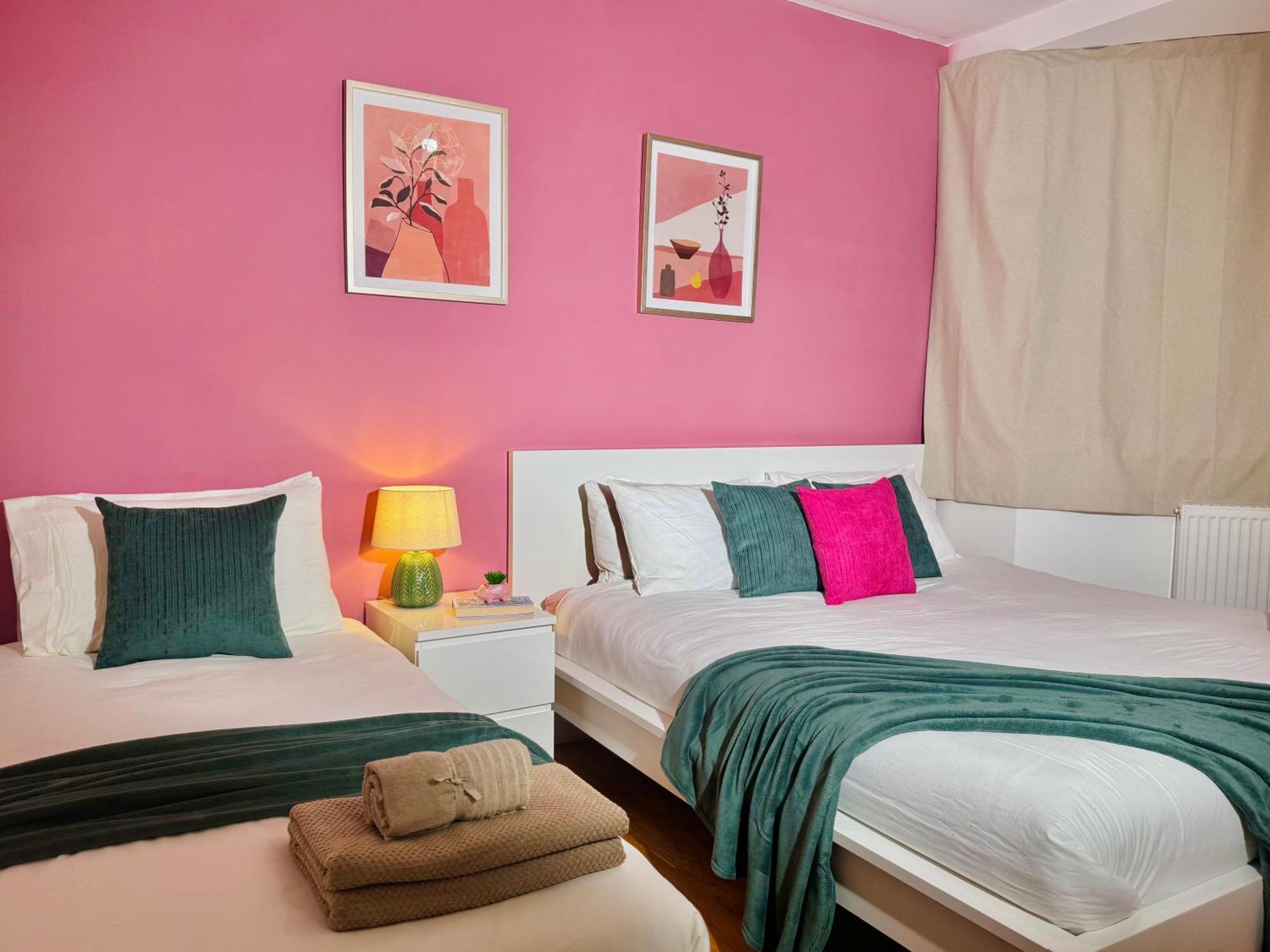 Modern 1-Bed Apt 30Min To Central London & Parking المظهر الخارجي الصورة