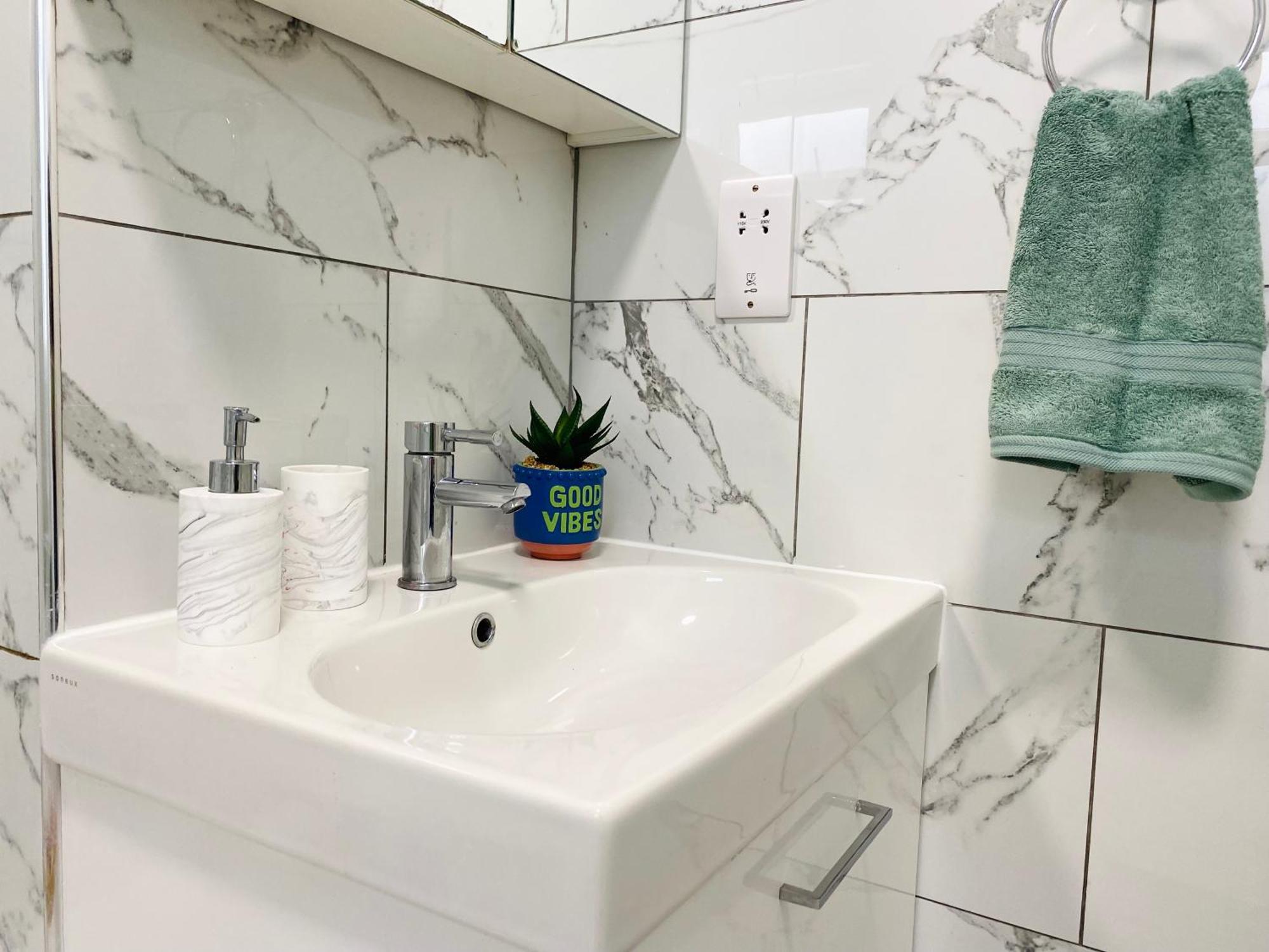 Modern 1-Bed Apt 30Min To Central London & Parking المظهر الخارجي الصورة